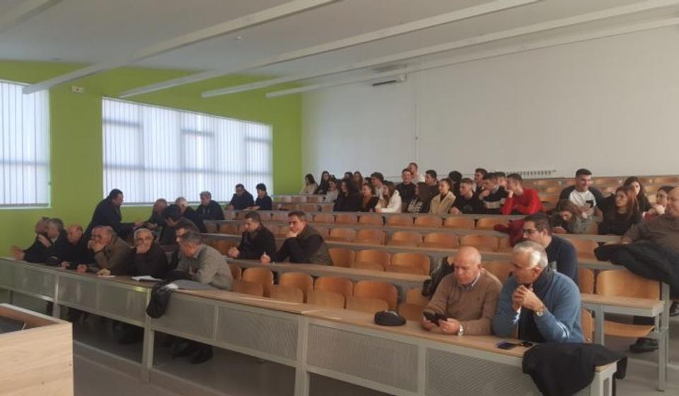Javna rasprava održana na Ekonomskom fakultetu u Bujanovcu. Foto Bujanovačke