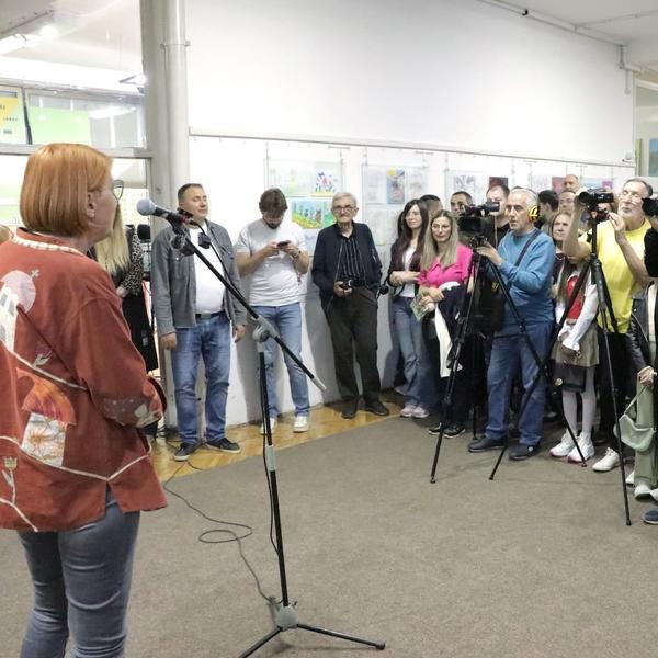 Izloženo oko 300 radova 58 polaznika. Foto Vranje news