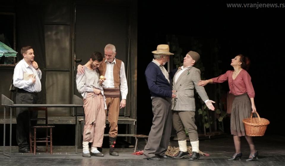 Detalj iz predstave Ludi Ljuba. Foto ilustracija Vranje News