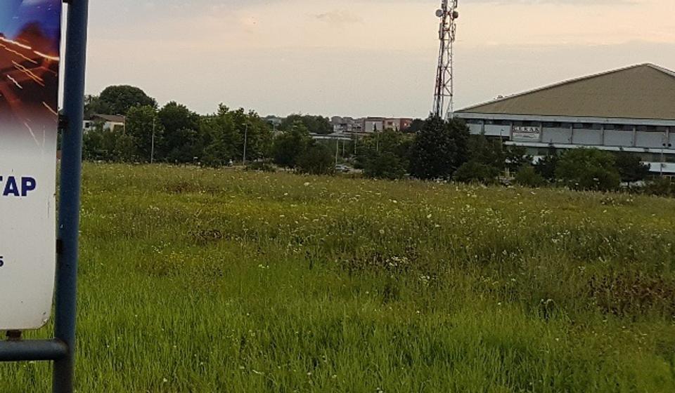 Na ovoj lokaciji će nići novi tržni centar. Foto VranjeNews