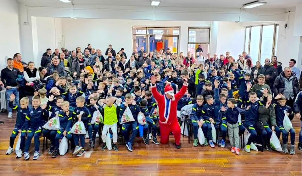 Sa novogodišnje žurke u sali OKCE. Foto FKP