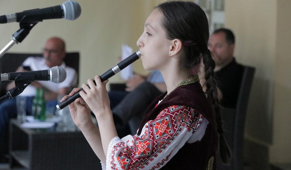 Anika Nikić iz Niša, najbolja u konkurenciji mladih frulaša do 12 godina. Foto Vranje News