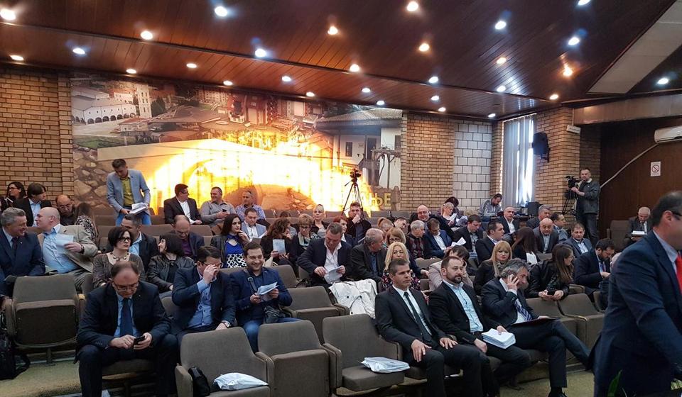 Najopuštenije je bilo pre početka sednice. Foto VranjeNews