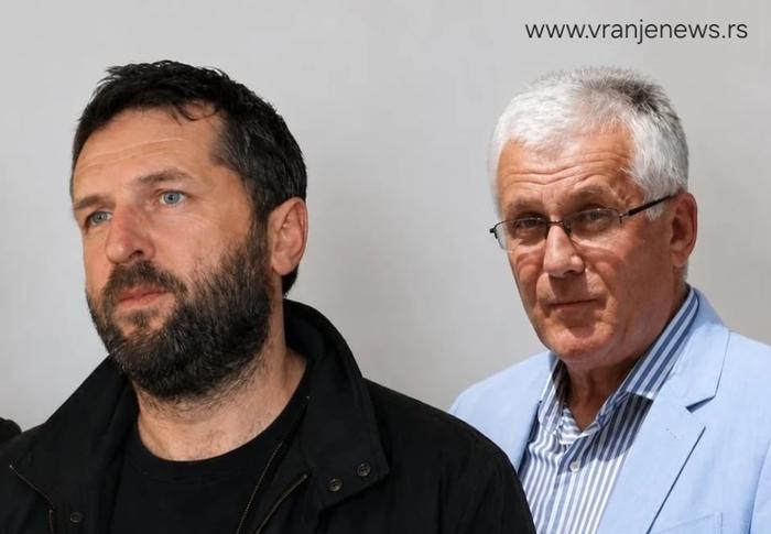 Sve je isto, samo njih ima: Nikolić i Nikolić (Nika, desno). Foto Vranje news