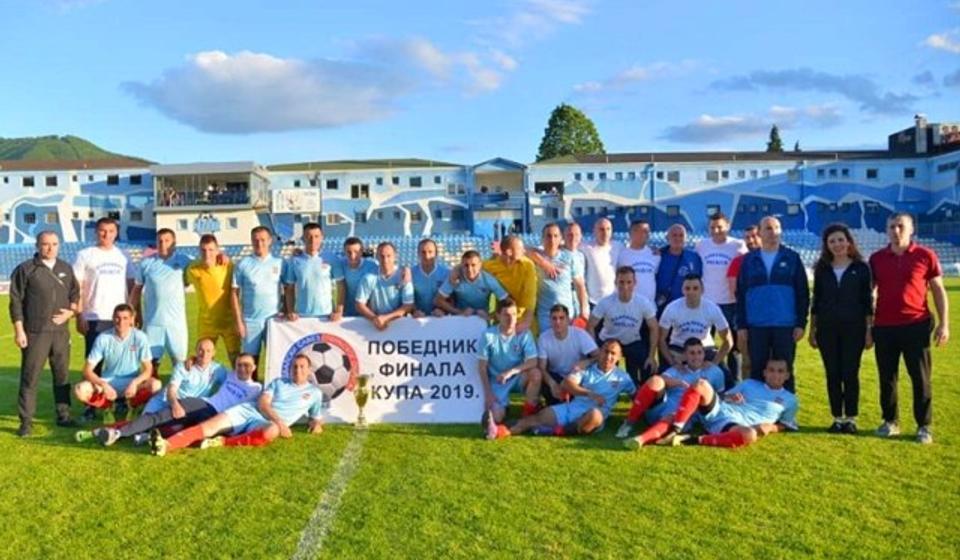 Nebeski anđeli nakon osvajanja Kupa Pčinjskog okruga u maju. Foto Miroslav Veljković