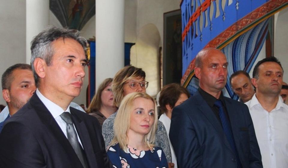 Gradonačelnik Milenković (levo) sa najbližim saradnicima na svetoj liturgiji povodom gradske slave. Foto VranjeNews