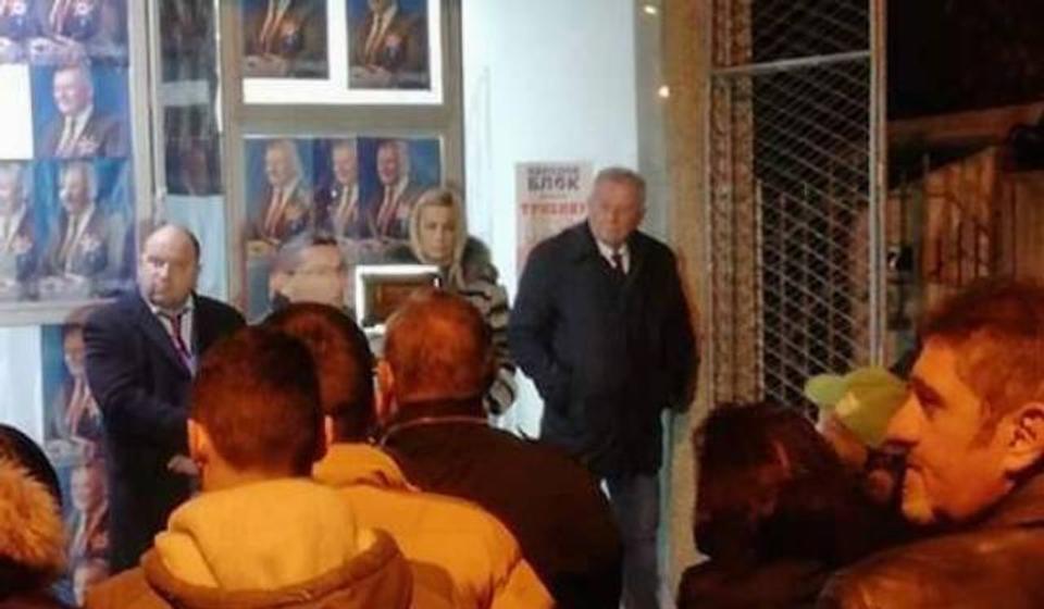 Velimir Ilić ispred sedišta stranke u Dositejevoj. Foto lična arhiva