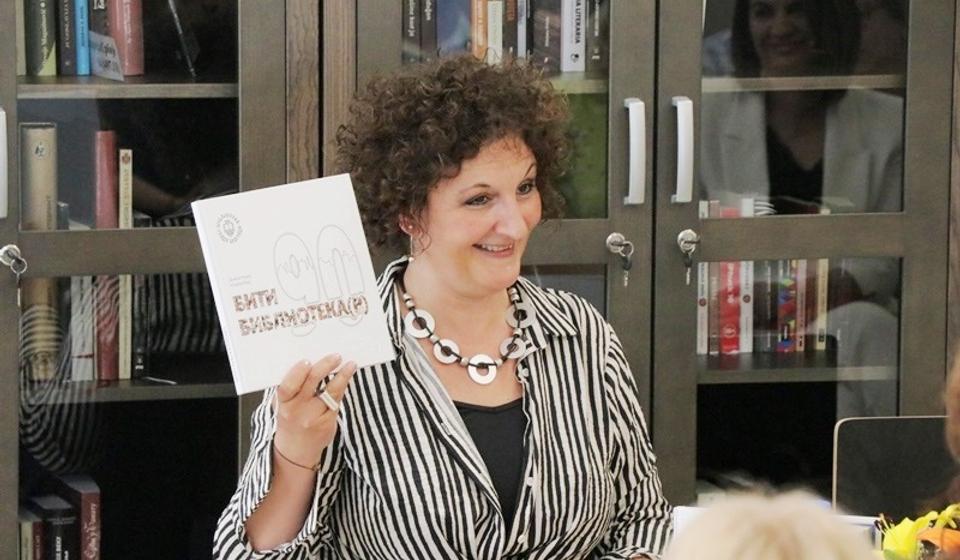 Kopriređivač Isidora Injac na promociji u Vranju. Foto Vranje News