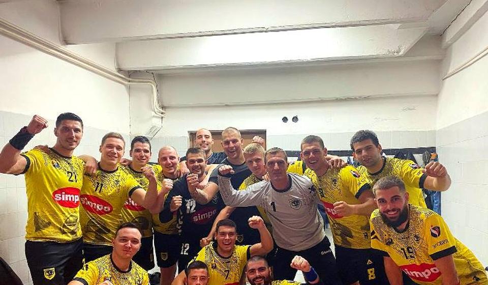 Vranjski rukometaši posle pobede nad Pribojem. Foto RK VRanje 1957