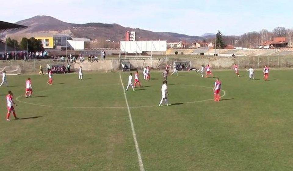 Detalj sa utakmice u Pirotu između Tanaska Rajića i Mladost u kojoj je ekipa iz Bosilegrada doživela težak poraz. Foto Plus Online