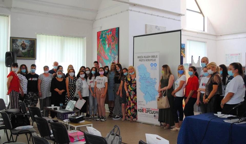 Korupcija je kao buđ - nestaje kada se izloži svetlosti. Foto Gimnazija Bora Stanković