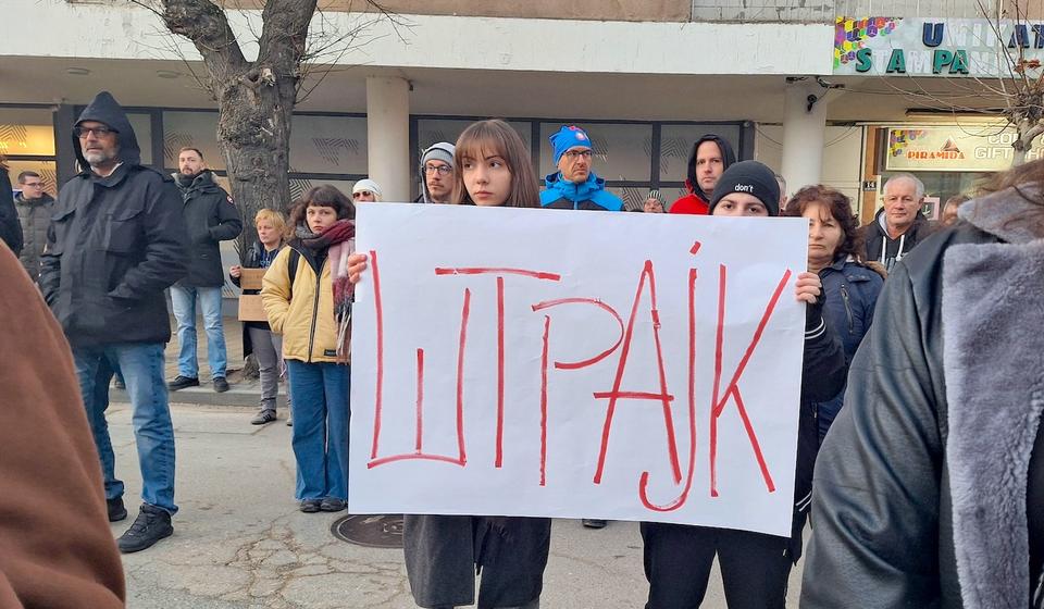 Sa poslednjeg protesta u Vranju. Foto ilustracija Vranje news