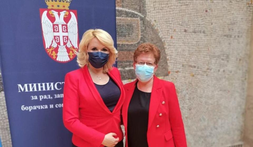 Deo novca za dve nove socijalne usluge: SOS telefon i pomoć u kući za osobe sa invaliditetom. Foto vranje.rs