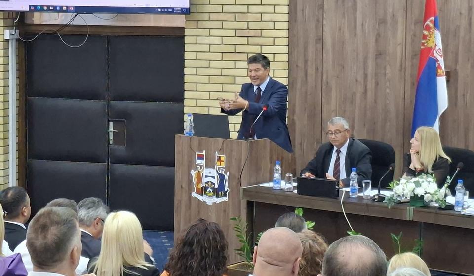 Miroslav Nešić na današnjoj sednici Skupštine grada Vranja. Foto Vranje news