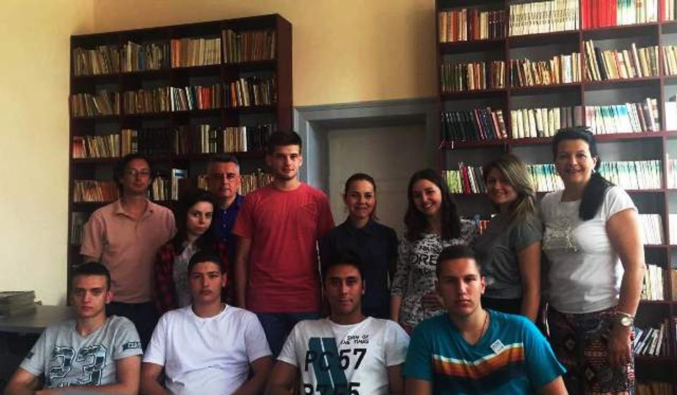 Gimnazijalci rotarijanci. Foto Rotary klub Vranje