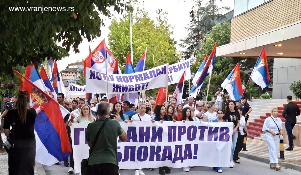Šetnja blokadnih antiblokadera. Foto Vranje news