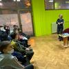 Detalj sa interaktivne radionice sa đacima u Sali periodike Biblioteke Bora Stanković, organizatora gostovanja pisaca za decu. Foto Vranje News