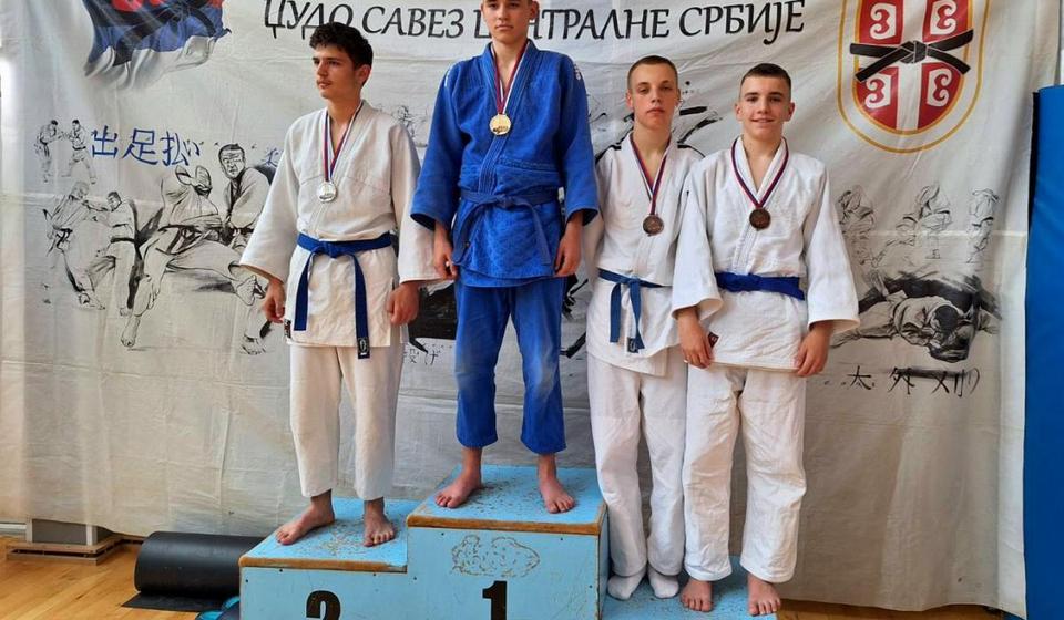 Bronza za Novaka Đorđevića i Andriju Đorđevića. Foto Vranje news