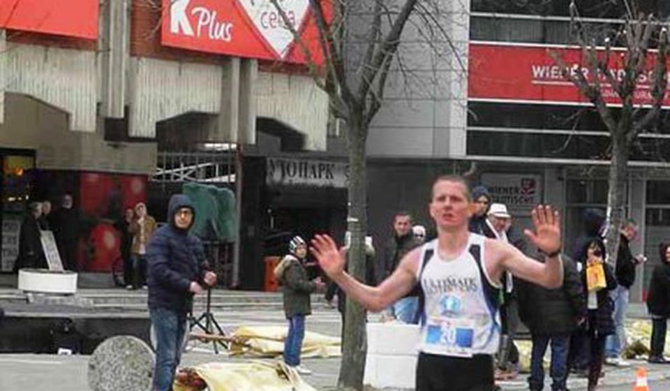 Kristijan Stošić ulazi u cilj na Jagodinskom maratonu. Foto Vranjski maratonci