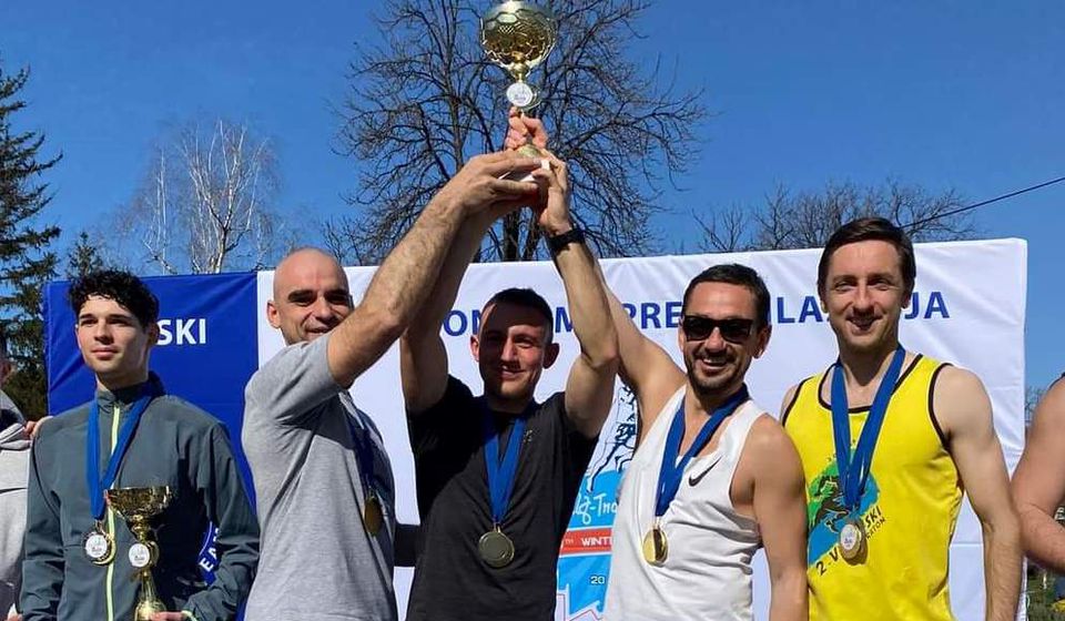 Vranjska štafeta osvojila je prvo mesto u Nišu. Foto AK Vranjski maratonci