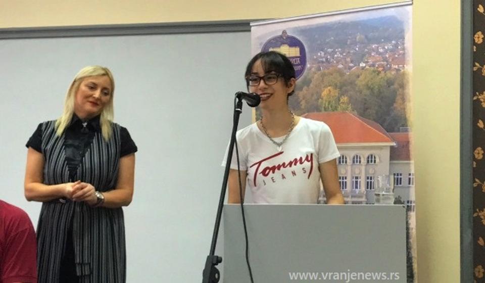 Jefimija Najdić, đak generacije Gimnazije Bora Stanković. Foto VranjeNews