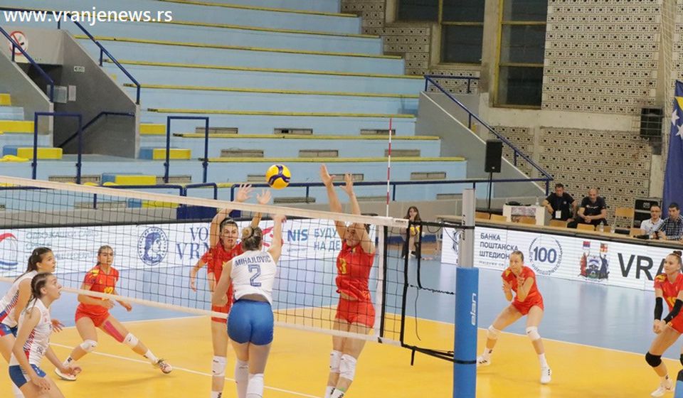 Srbija će u finalu igrati protv Bugarske koju je savladala u grupi: Ana Mihajlović u jednoj od akcija u polufinalu protiv Rumunije. Foto Vranje News