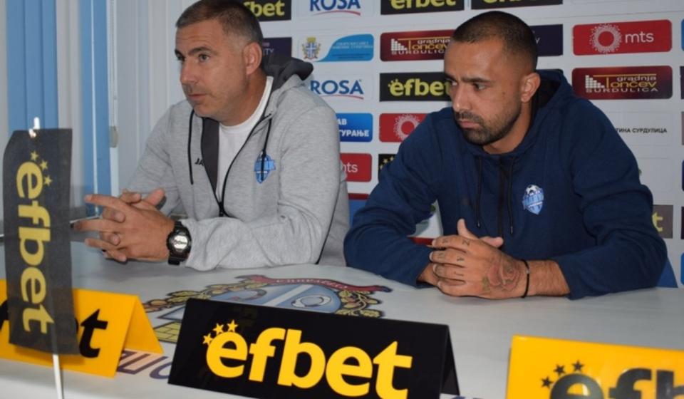 Trener Perišić i Danoski na konferenciji za medije. Foto FK Radnik