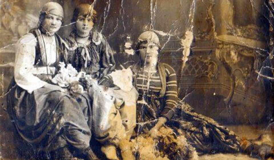 Jelena Stamenković, Belo Lenče: sedi desno dole. Foto Fejsbuk