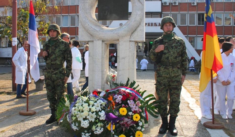 Sa svečanosti kod Doma zdravlja. Foto VranjeNews