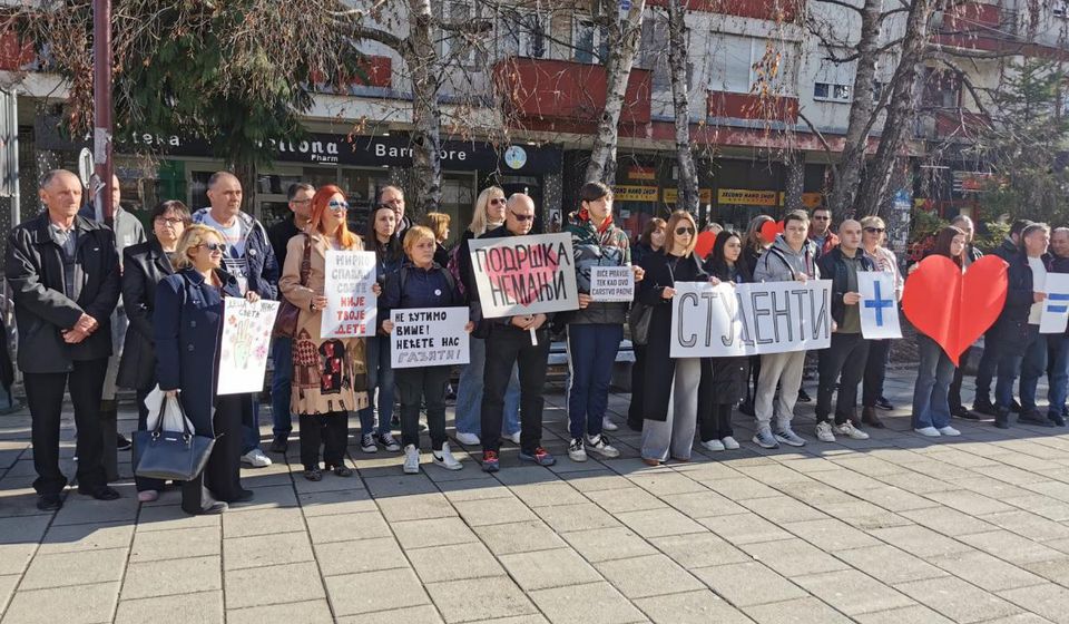 Transparenti u Bujanovcu. Foto Bujanovačke