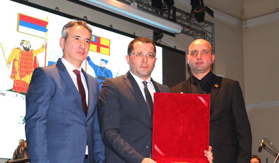 Među nagrađenima i državni sekretar u Ministarstvu državne uprave i lokalne samouprave Bojan Stević iz Lazarevca. Foto VranjeNews