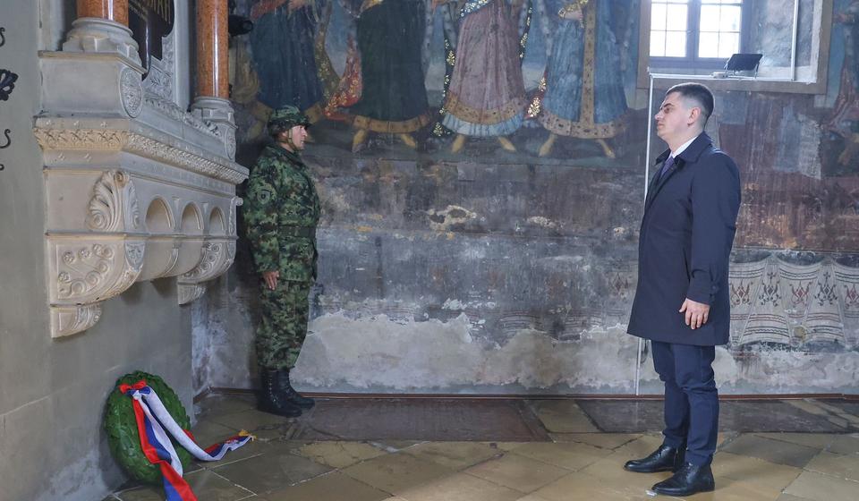 Dejan Antić u Manastiru Krušedol. Foto Ministarstvo za rad, zapošljavanje, boračka i socijalna pitanja