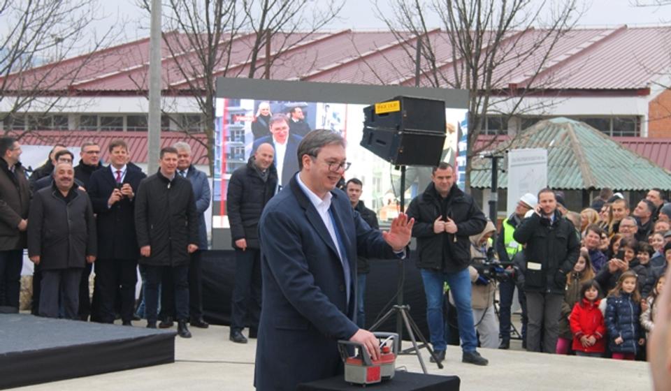 Kamen temeljac položen pritiskom na dugme. Foto VranjeNews