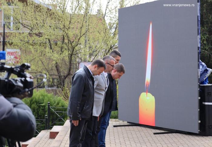 Načelnik i službenici BIA u Vranju  na jednoj od komemoracija. Foto Vranje news