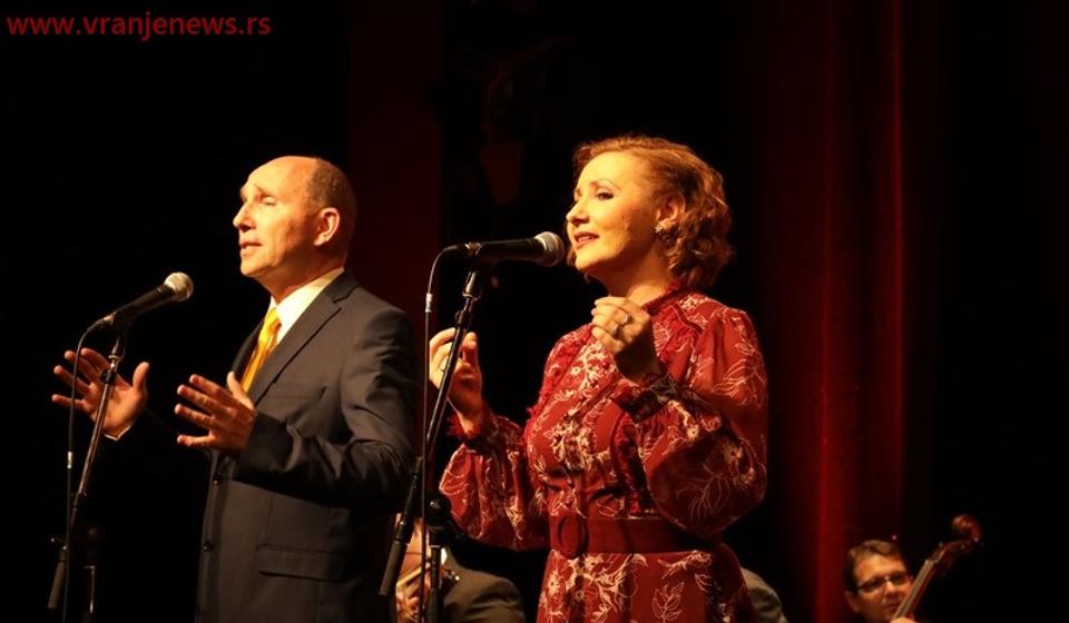 Branimir Stošić Kace i Ivana Tasić. Foto Vranje News