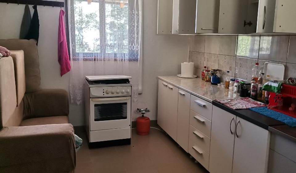 Kuhinja u manastirskom kompleksu kompletno opremljena. Foto R. Irić