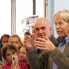 Renovirano odeljenje otvorio naš najpoznatiji živi dečji pesnik Ljubivoje Ršumović. Foto Vranje News