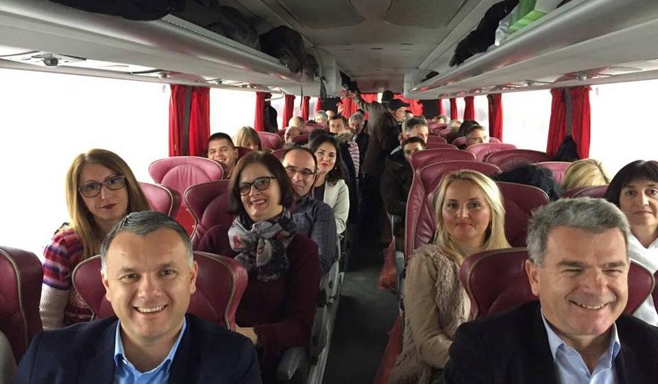 Članovi vranjskog SPS-a koji su učestvovali u radu Kongresa. Foto Fejsbuk profil Branimira Stojančića