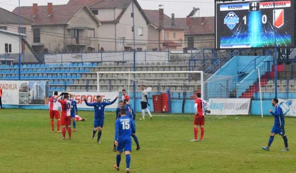 Slavlje Surduličana nakon drugog gola. Foto FK Radnik