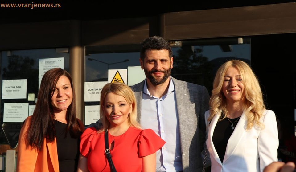 Aleksandar Šapić prilikom jednog od susreta sa članstvom SNS-a u Vranju. Foto Vranje news