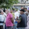 "Ovo li su be naprednjaci, ja pa mislim mobilno-stabilni radikali": drug Zorta u ulozi slučajnog prolaznika. Foto Vranje news