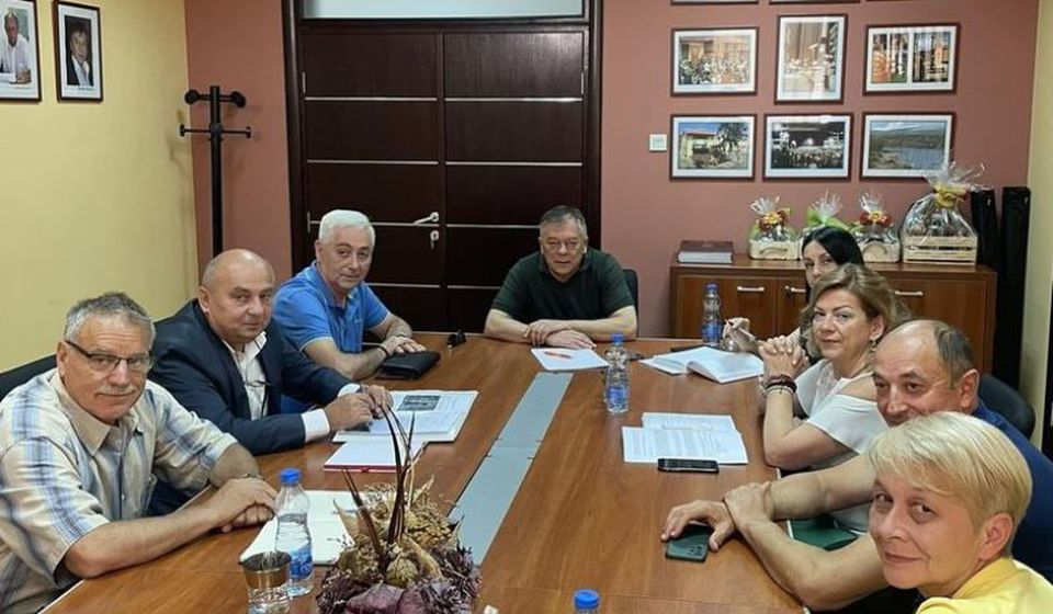 Ministar Tončev i predstavnici surduličke opštine sa ljudima iz Das capital Grupe. Foto FB profil Novice Tončeva