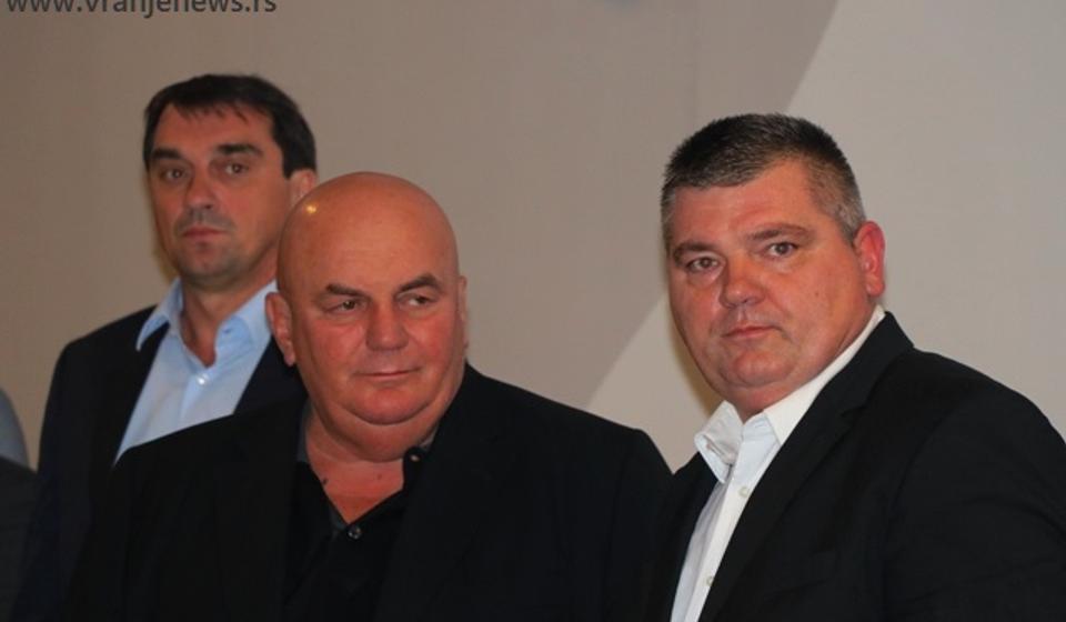 Palma sa liderom vranjskog JS-a i potpredsednikom stranke Dejanom Manićem. Foto Vranje News