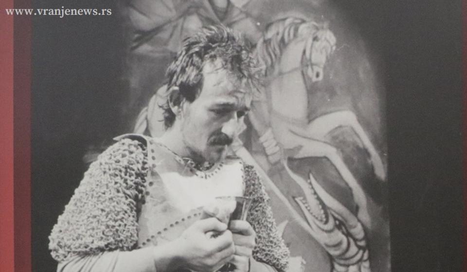 Aleksandar Mihajlović u predstavi Kraljević Marko (1988/89). Foto ilustracija Vranje News