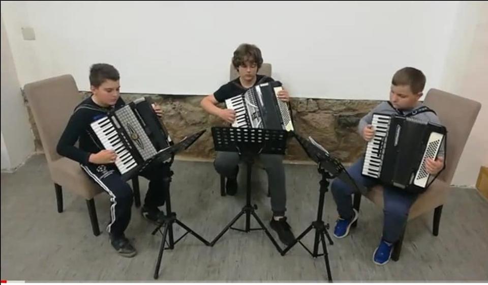 Iz klase nastavnika Strahinje Đorđevića prve nagrade osvojili su Trio Tri-O-La, te pojedinačno Vukan Disić i Andrija Aleksić.  Druge nagrade osvojili su Lazar Anđelković i Đorđe Janjić.  Iz klase nastavnika Miodraga Stojkovića (harmonika) prvu nagradu osvojio je Nemanja Mihajlović.