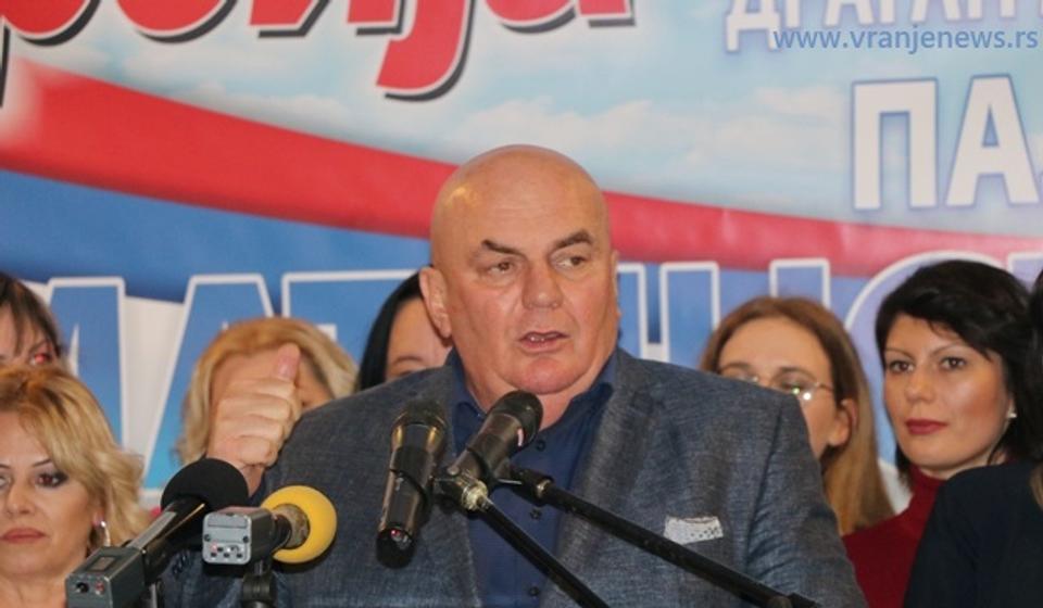 Drago mi je da sam u duštvu hiljadu žena: Dragan Marković Palma. Foto Vranje News