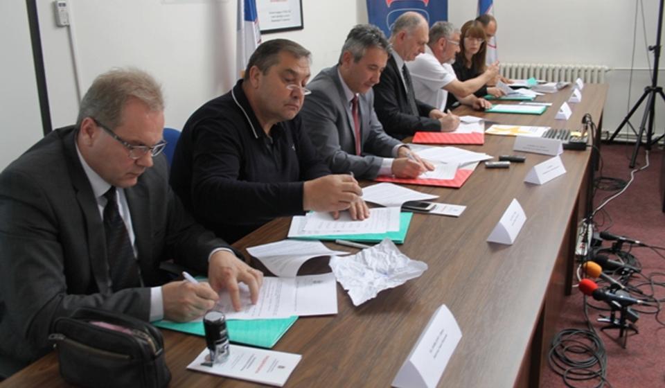 Parafiranje protokola. Foto VranjeNews