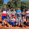 Mladi vranjski teniseri sa licenciranim ATP trenerima Đorđetom Merdžijevićem i Milošem Antićem. Foto DSM akademija