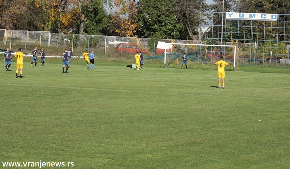 Sigurna pobeda FK Dinamo Vranje. Foto ilustracija Vranje News