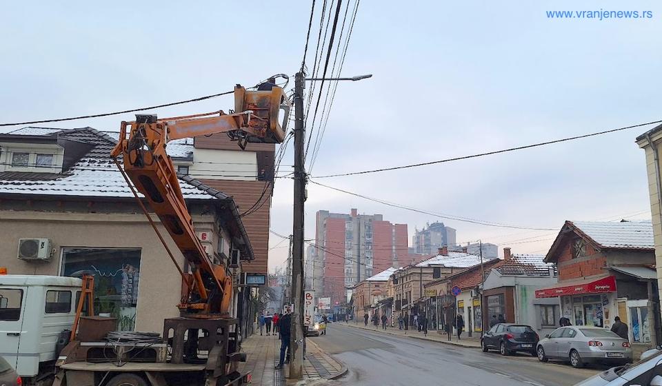 Ekipa elektrodistibucije je na terenu: mesto gde je došlo do požara. Foto Vranje news